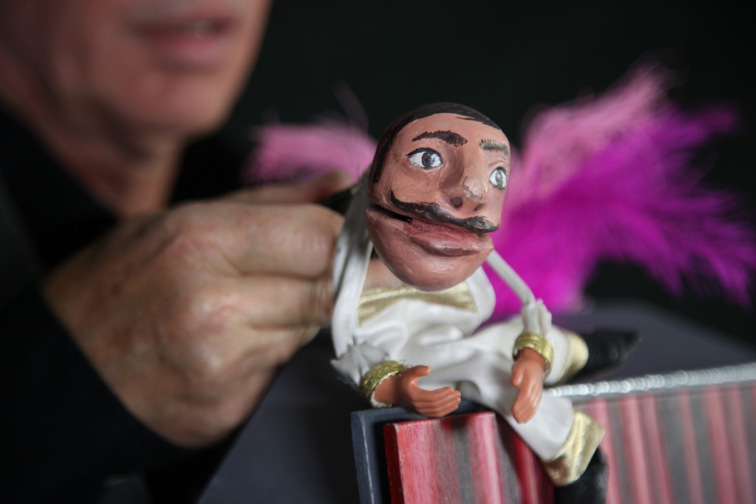 Ventriloque créations théâtrales La ventriloquie explore un langage